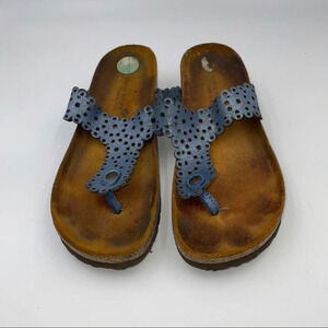 Sophia Milano laser cut eyelet platform thong sandals blue brown